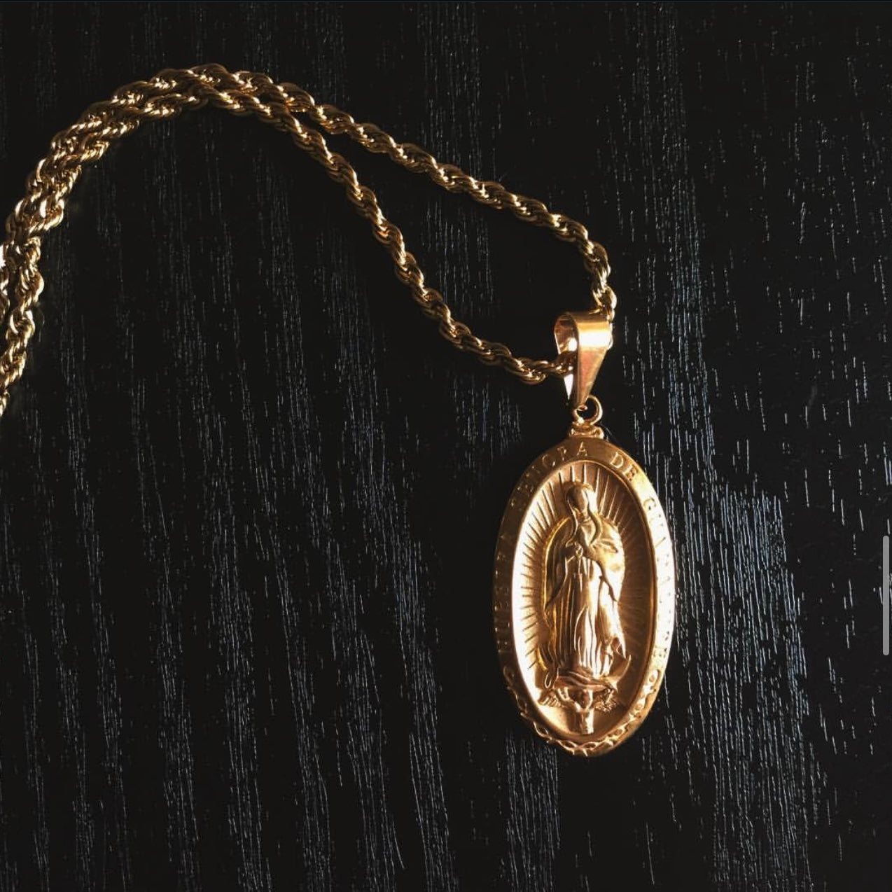 Oval Guadalupe